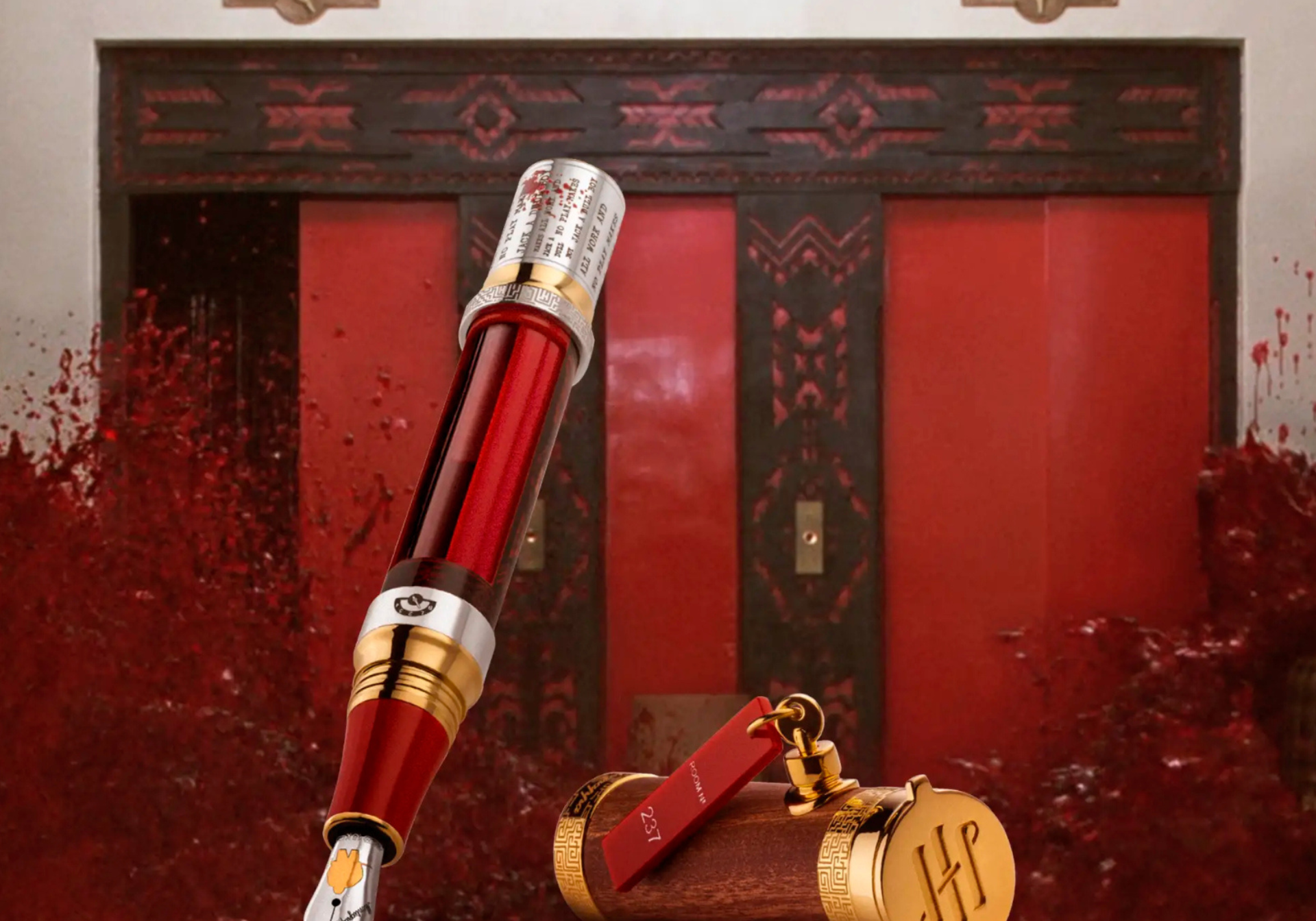 The Shining: la pluma que espera al final del pasillo