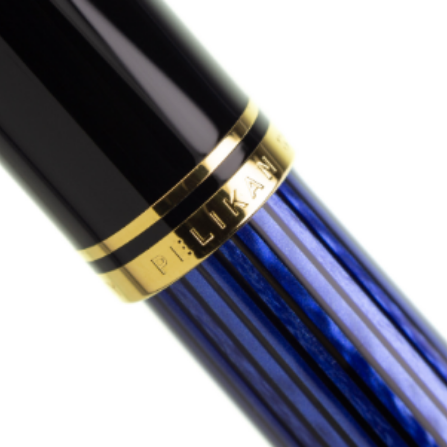 Souverän 600 Black-Blue Pelikan