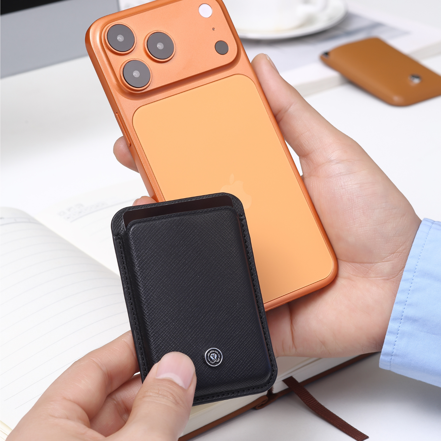 Tarjetero magnético de cuero negro Cross