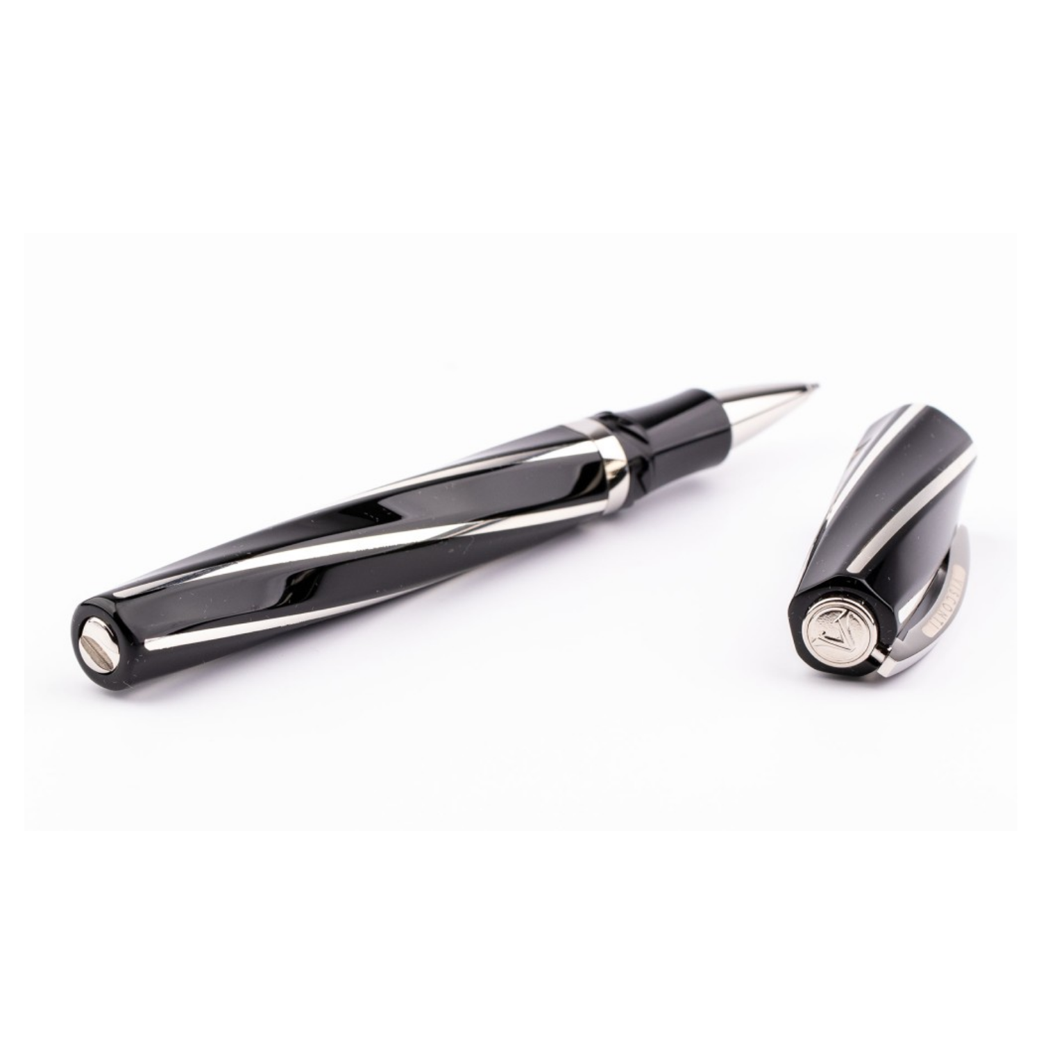 Divina Elegance Black Over Visconti